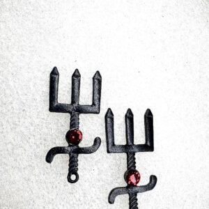 Tridente em Preto com Pedra Vermelha